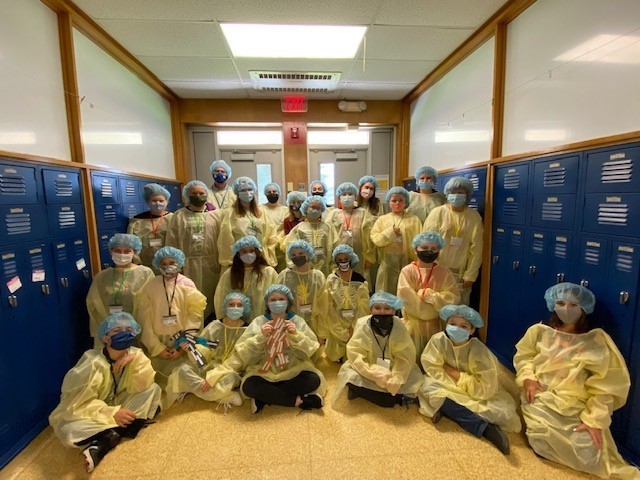 5th grade class become "surgeons" for a day